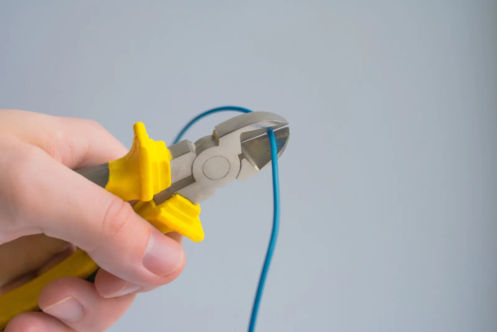 Cutting a conductor to length, for outlet installation in Toronto